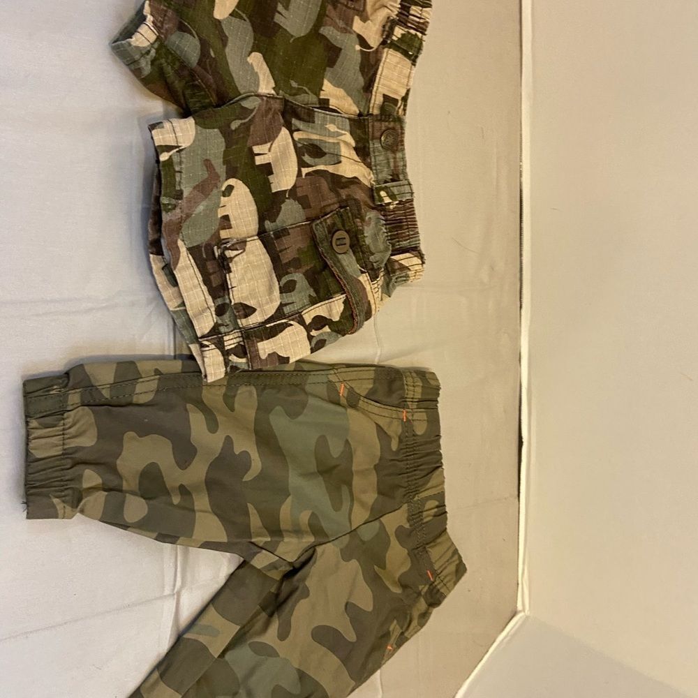 Oshkosh shorts size‎ 0/3. Animals. Carter’s pant